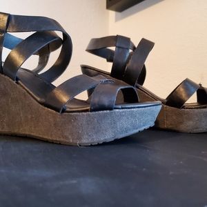 Black wedge shoes